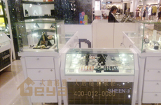 水晶珠宝展柜细节决定成败品质打造形象-南京大唐格雅展柜