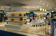 商场展柜展柜布置方案形式与制作工艺-南京大唐格雅展柜制作厂家