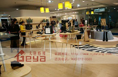 吸引顾客的商场展柜—南京大唐格雅展柜