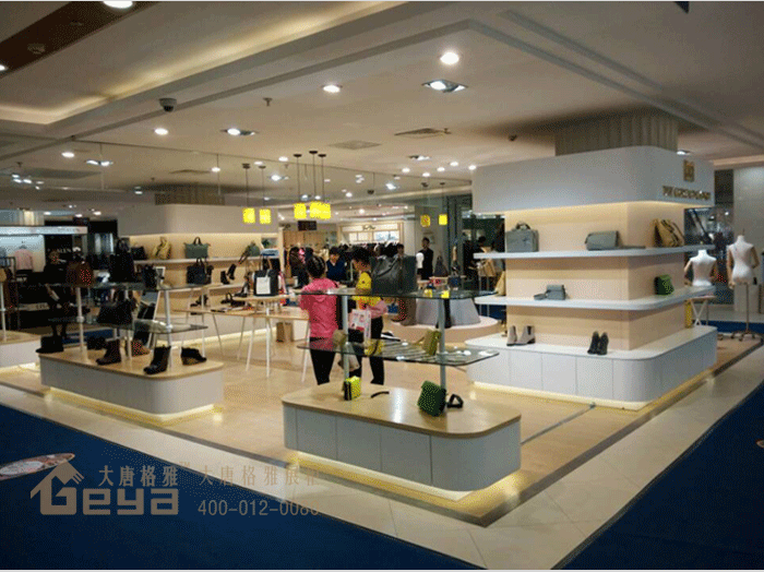 产品展示-金鹰国际鞋包-南京新街口